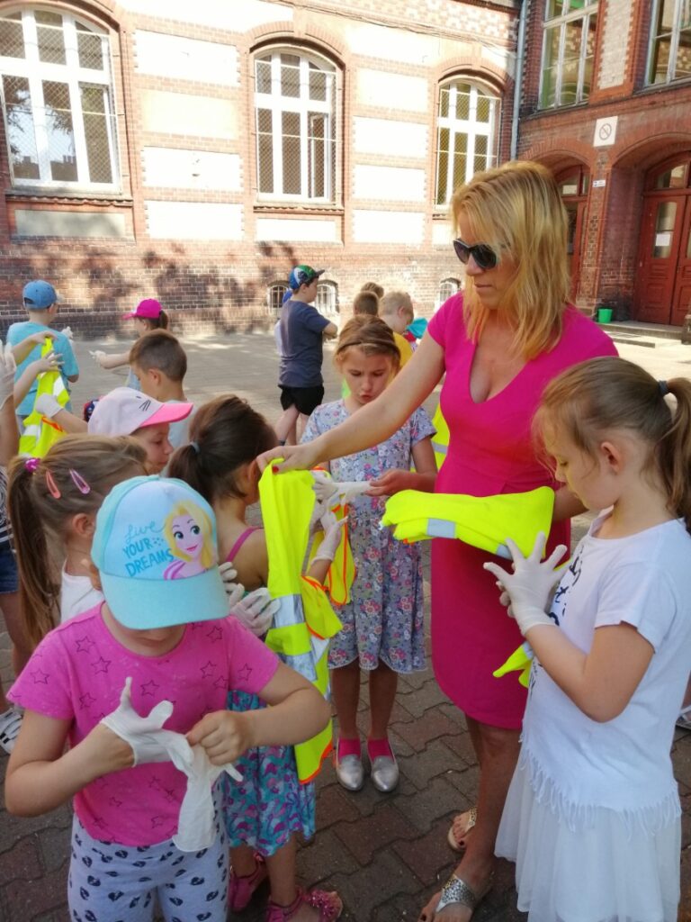 Ekologiczna misja klas 1b i 2a