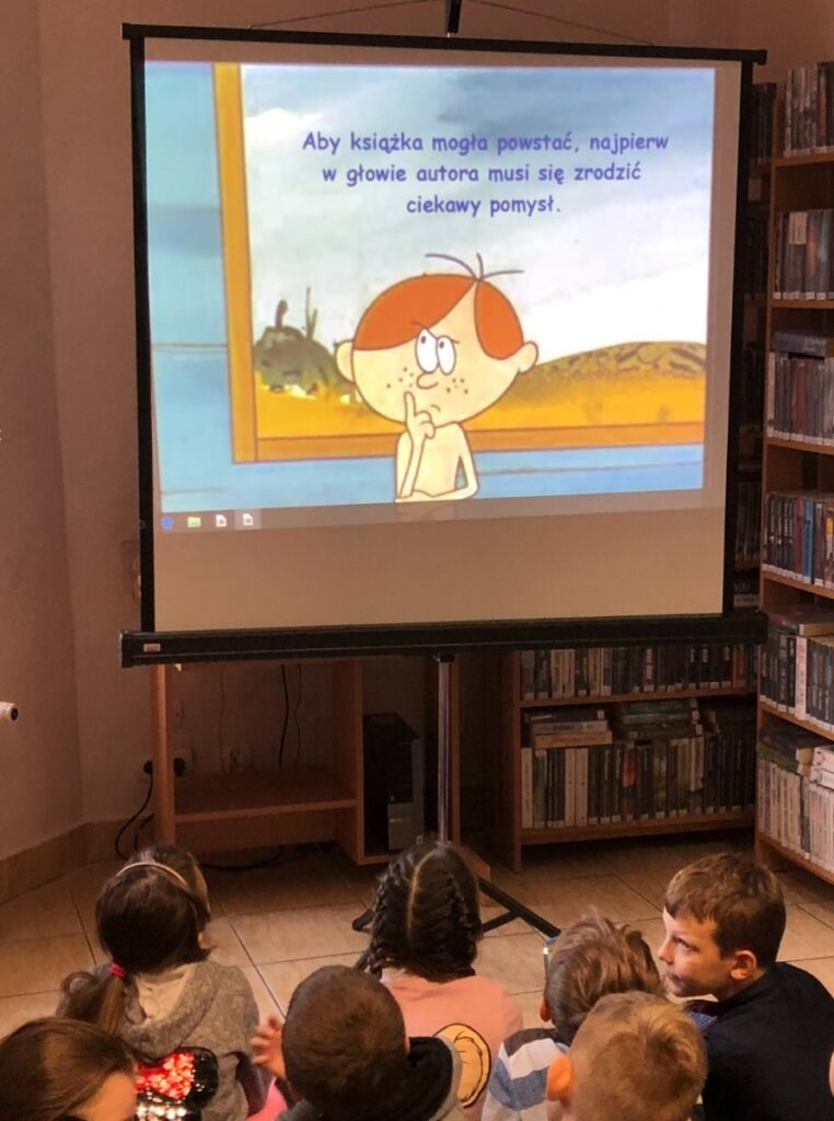 4a z wizytą w Miejskiej Bibliotece Publicznej przy ulicy Sikorskiego