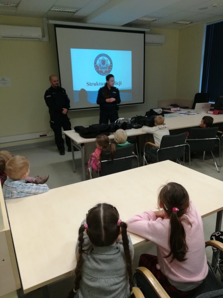 Wizyta grupy 01 w Komendzie Miejskiej Policji