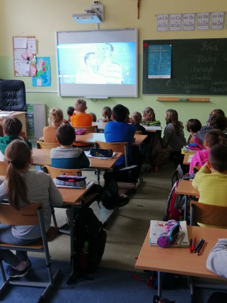 Dzień Bezpiecznego Internetu w klasach 2b i 5a