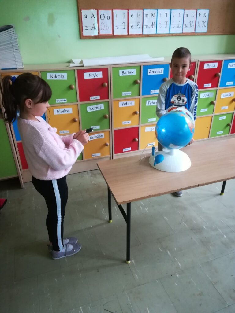 Projekt „Mali matematycy. Gdzie się kryje matematyka?” w 1b