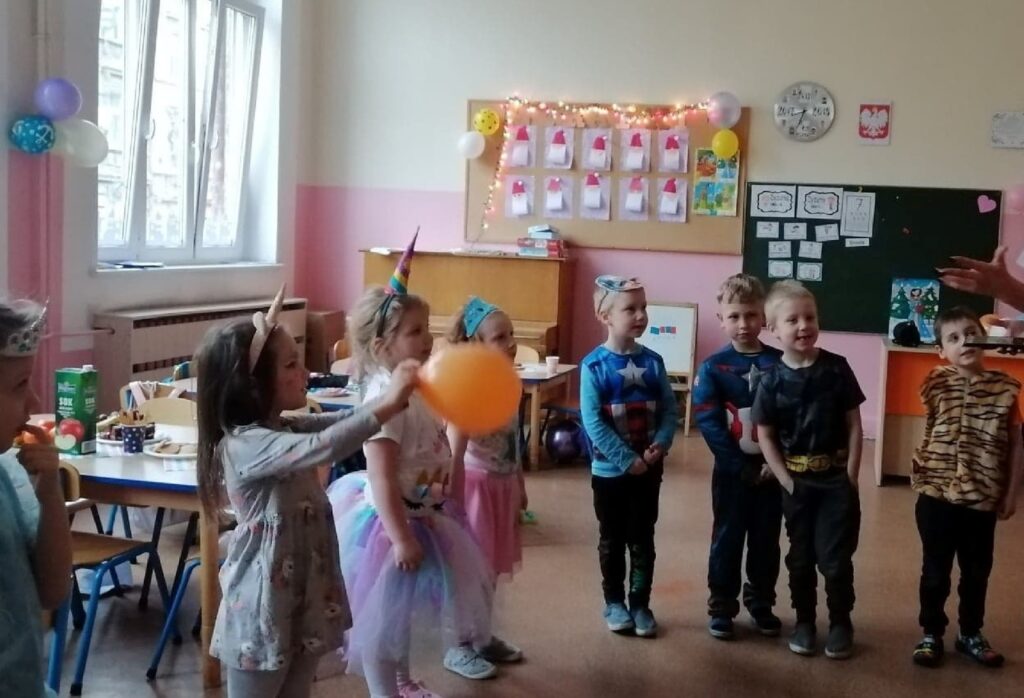 Zdjęcia z balu karnawałowego OP4 Żyrafki