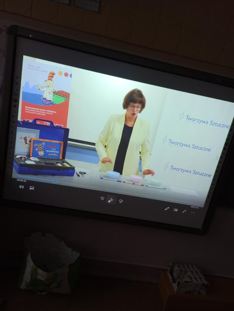 Produkujemy tworzywa sztuczne – projekt „Plastek” w 2b