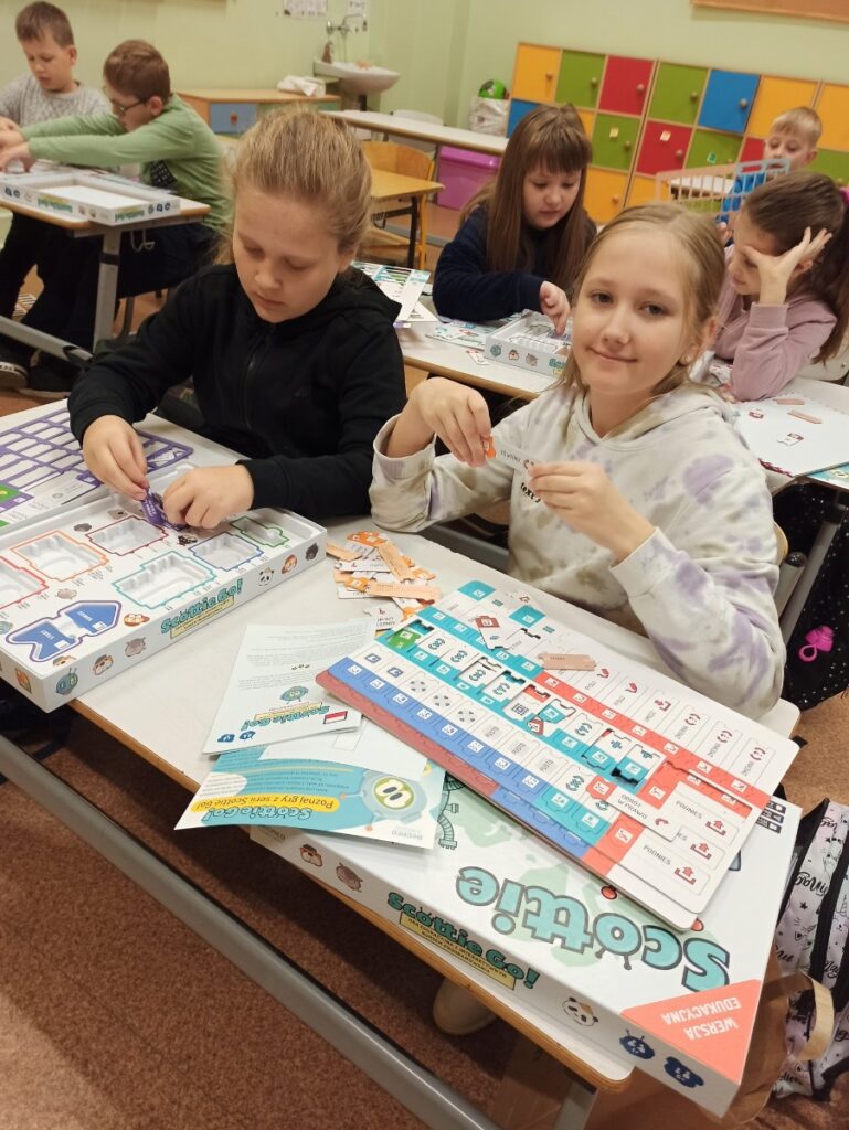 Koło z programowania – gra „Scottie Go” – klasa 3b