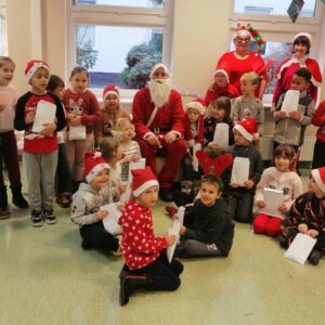 „Mikołajkowe spotkanie z bajką” w Bibliotece ZCDN