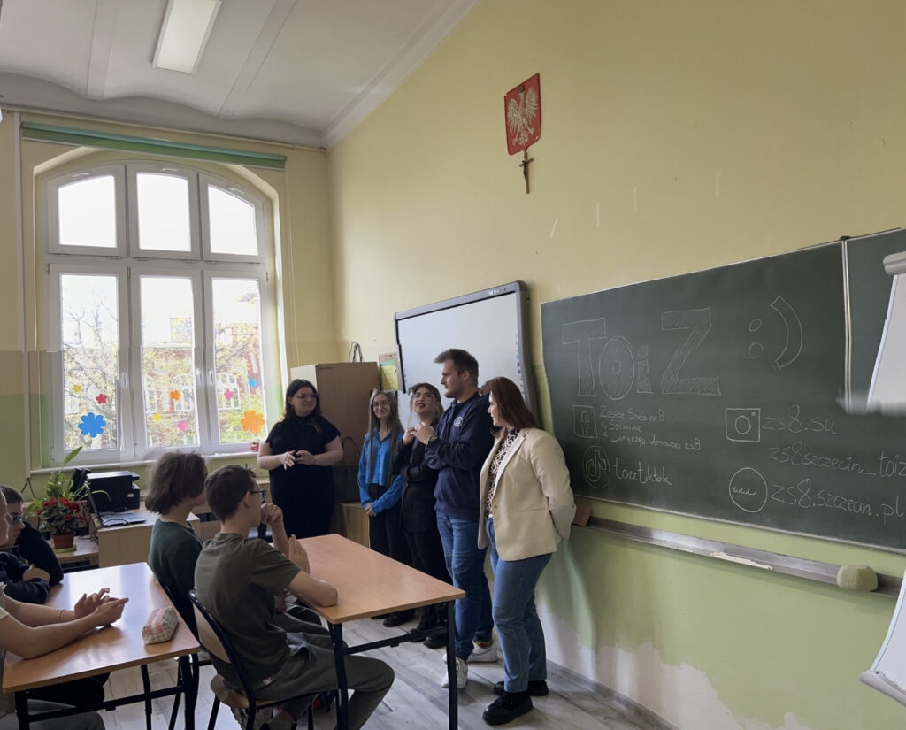 Absolwenci gościnnie w naszych progach
