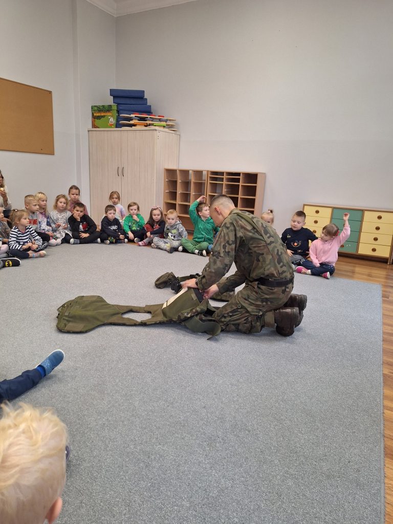 Wizyta żołnierza w przedszkolu