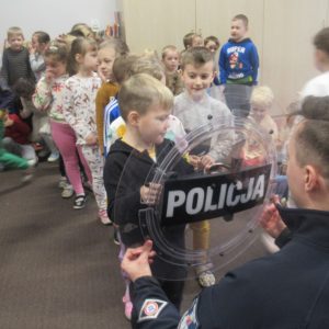 Policjant z wizytą w przedszkolu