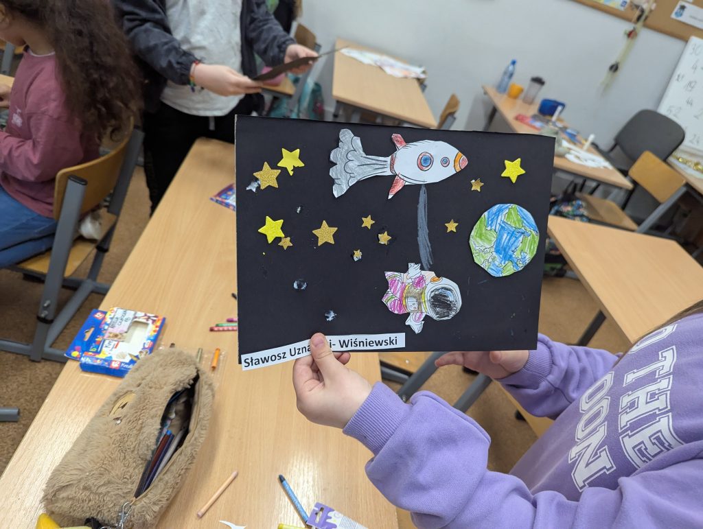 Zajęcia plastyczne – podróż w kosmos