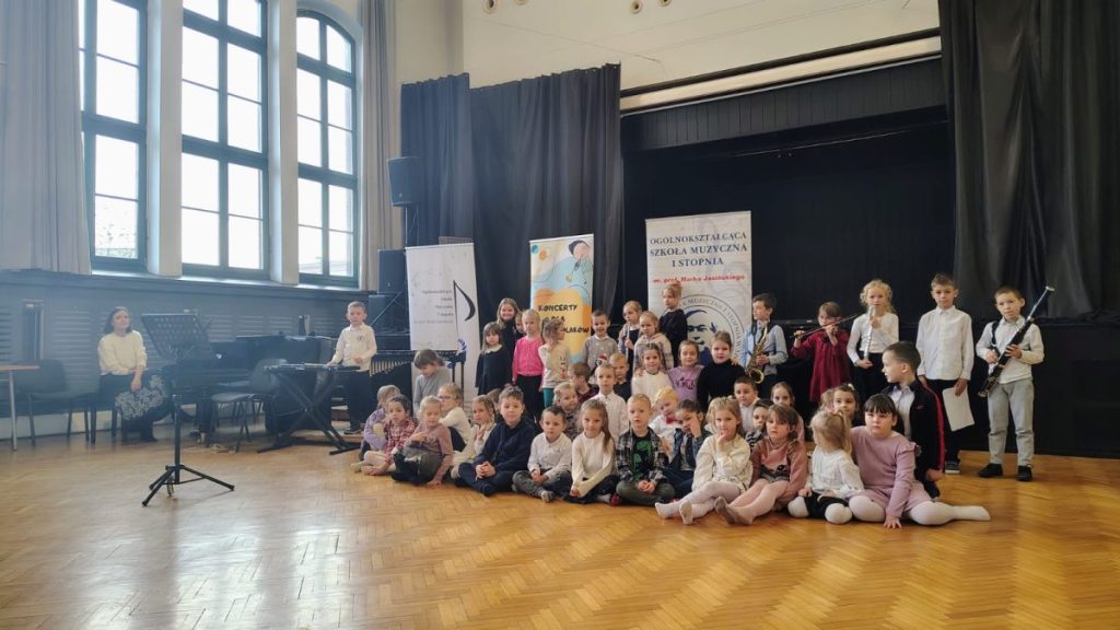 Grupa 01 i 02 w Szkole Muzycznej