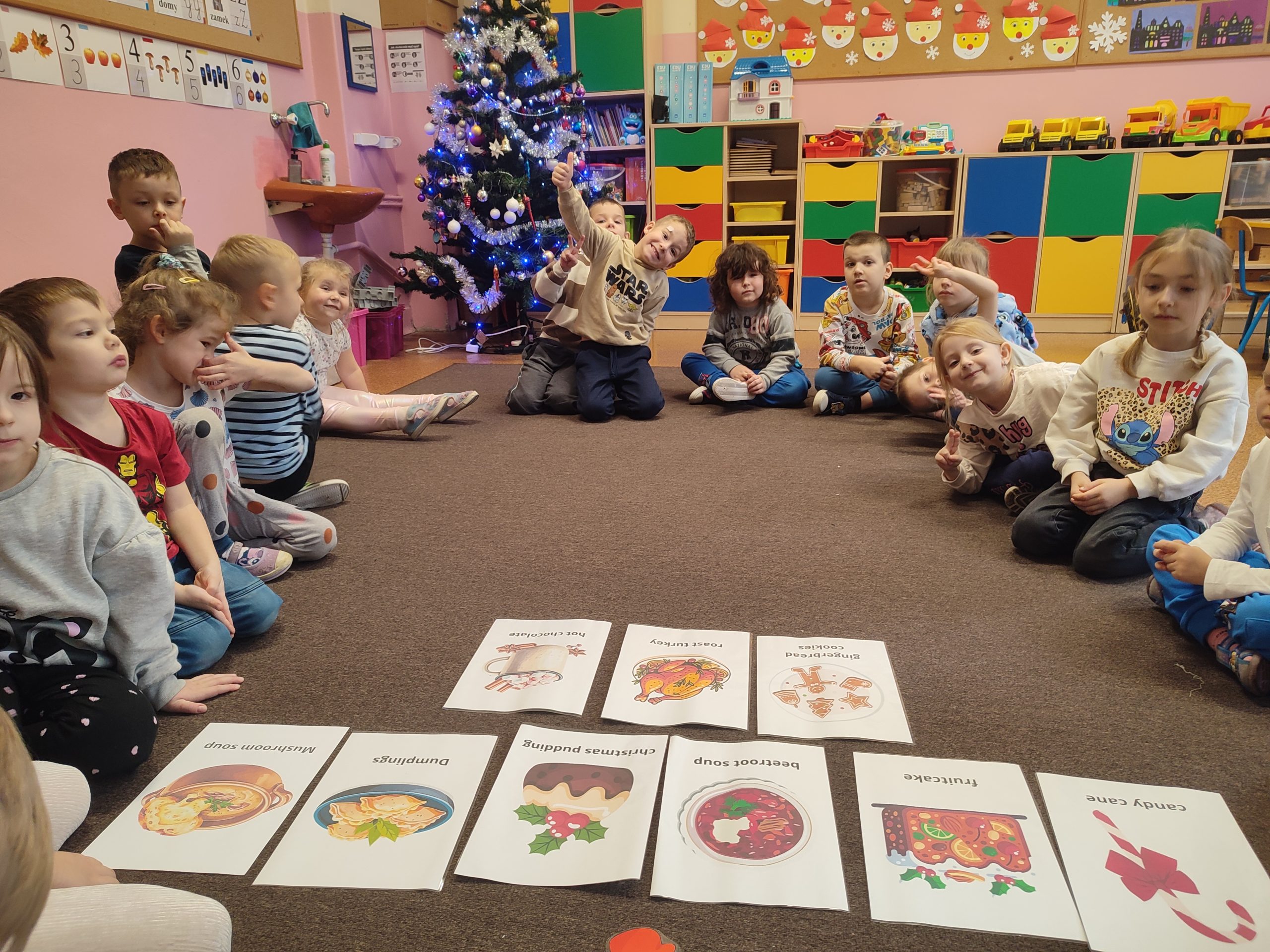 Christmas food fun! – Zabawy językowe związane z świątecznym jedzeniem. Angielski w przedszkolu