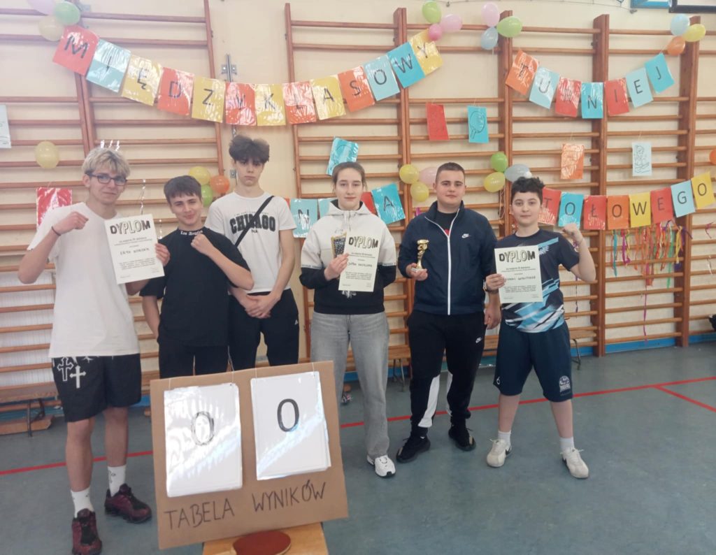 Międzyklasowy Turniej Tenisa Stołowego klas 7 i 8