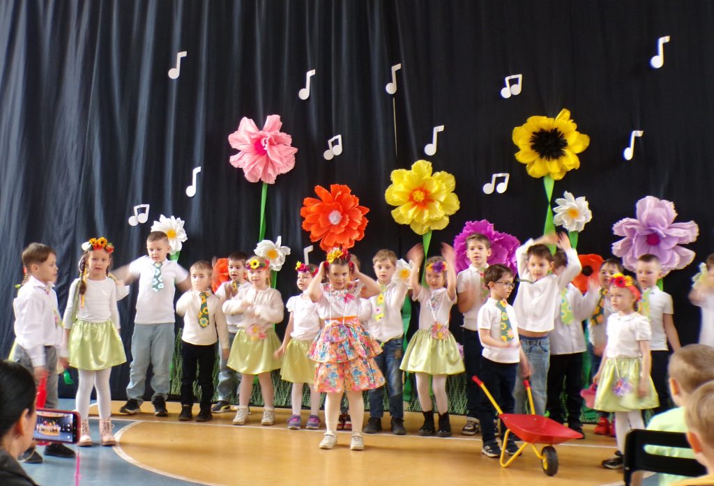 Festiwal Piosenki Wiosennej „Roztańczona Piosenka”