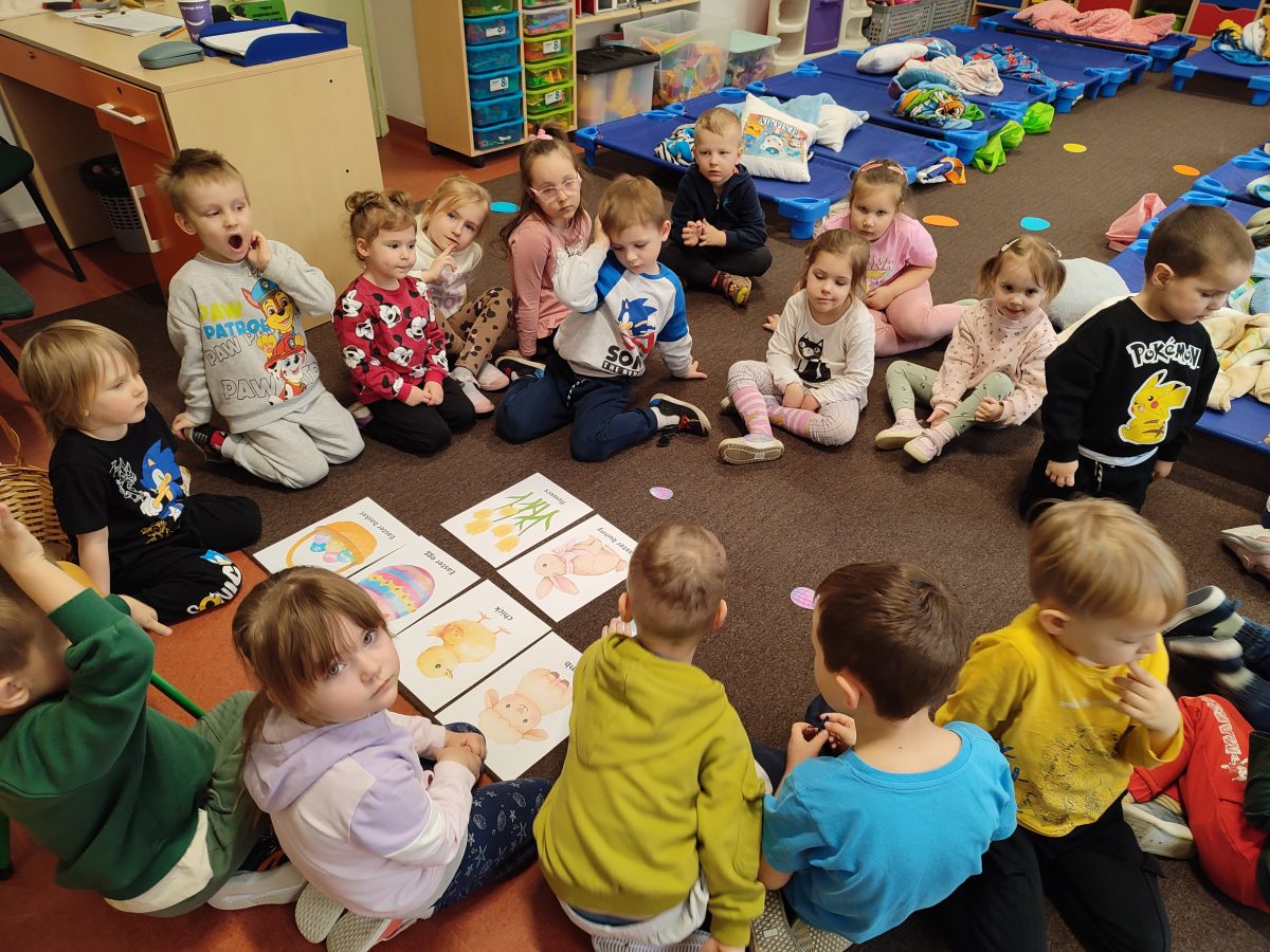 Easter eggs hunt – Polowanie na jajka. Angielski w przedszkolu
